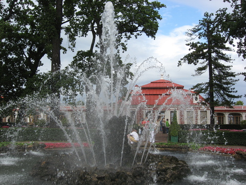 Фонтаны Монплезирского сада