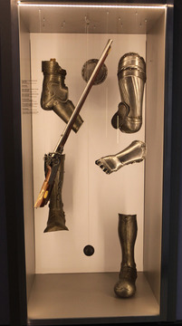 Рыцарские доспехи и оружие