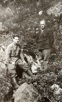 Е.К. Козлов с профессором Н.А. Елисеевым. Мончетундра, 1948 г.