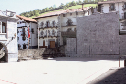 Plaza de juego y frontón de Leitza