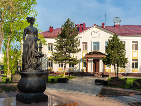 Памятник женам декабристов