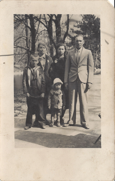 Mazais Balasta dambis 8 / The Lipke family