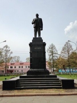 Памятник В. И. Ленину