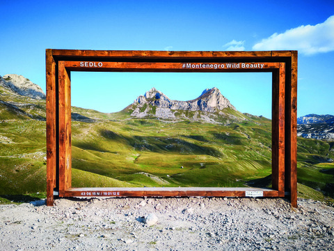 Aussichtspunkt und Parkplatz Wanderweg Škrka