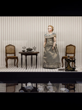 «Императрица Евгения» или «Улыбающаяся Брю»