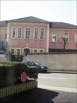 Ancien hôpital de Trion, St-Just - 圣耶，特莱恩医院旧址