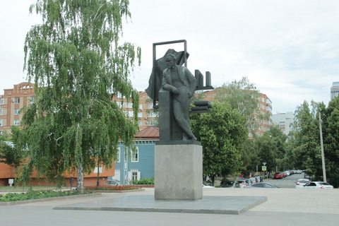 Памятник молодому В.Ульянову