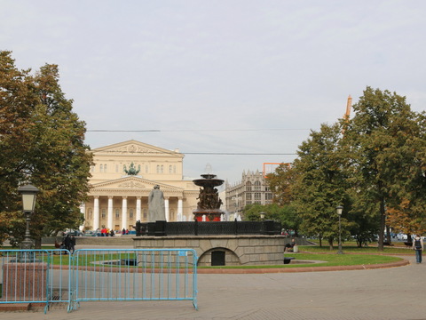 Театральная площадь