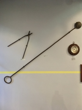 Ковш и клещи