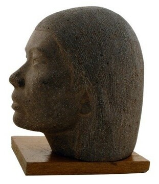 Бек Тулеков. Портрет девушки. 1965. Мраморная крошка.