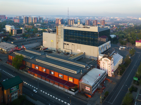 购物中心“伊尔库茨克”（原万向轴厂） 家具沙龙"埃塔隆"（原“埃塔隆”工厂）。