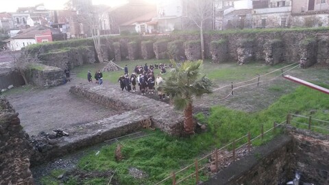 Lungo le mura dell'Antico Corso