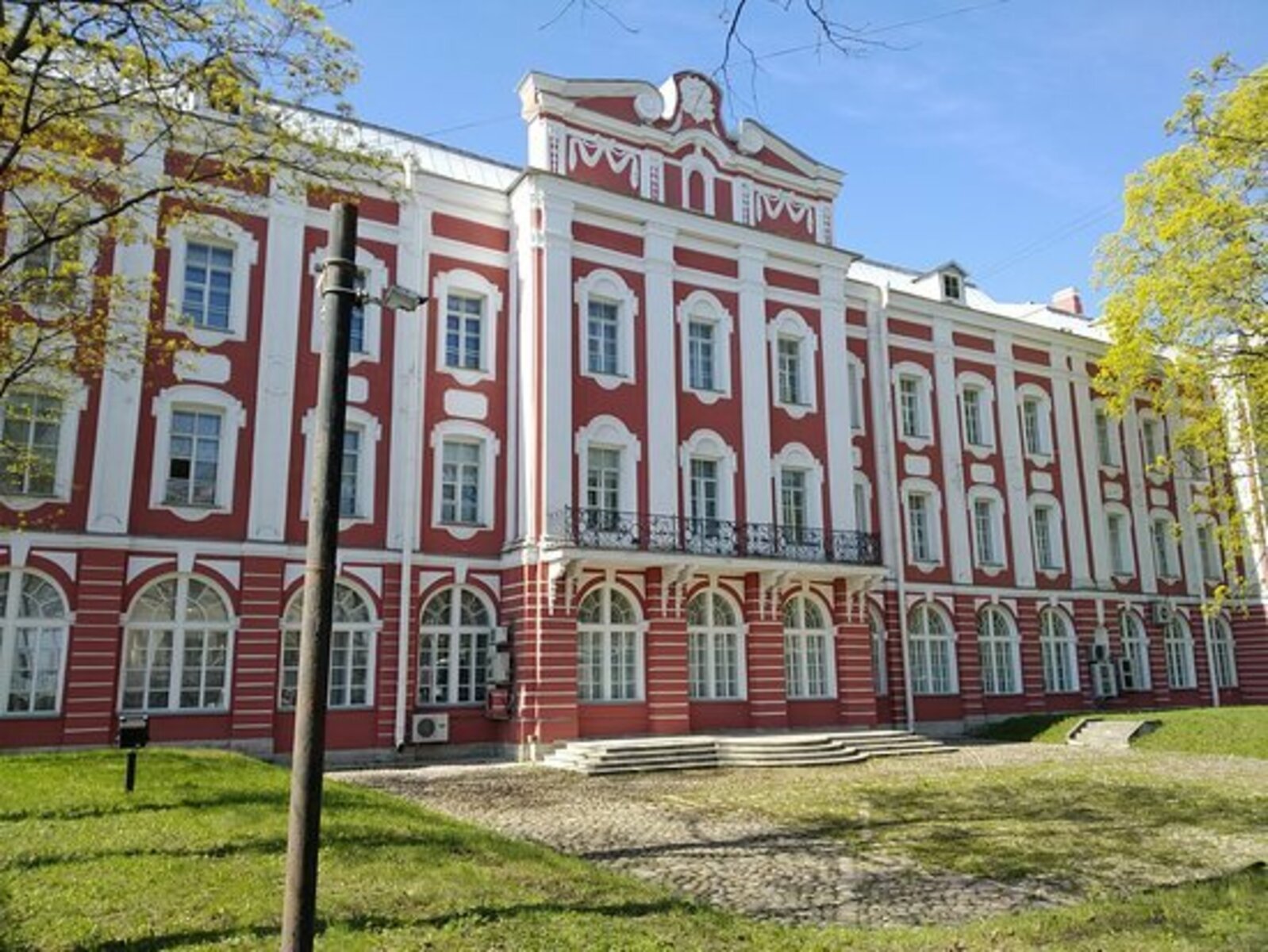 Здание Двенадцати коллегий