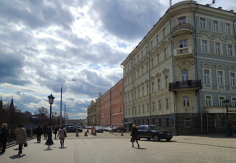 Манежная улица
