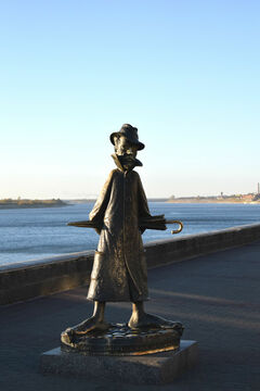 Скульптурная композиция "А. П. Чехов"