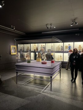 Зал 2. Французское изящество и немецкая практичность