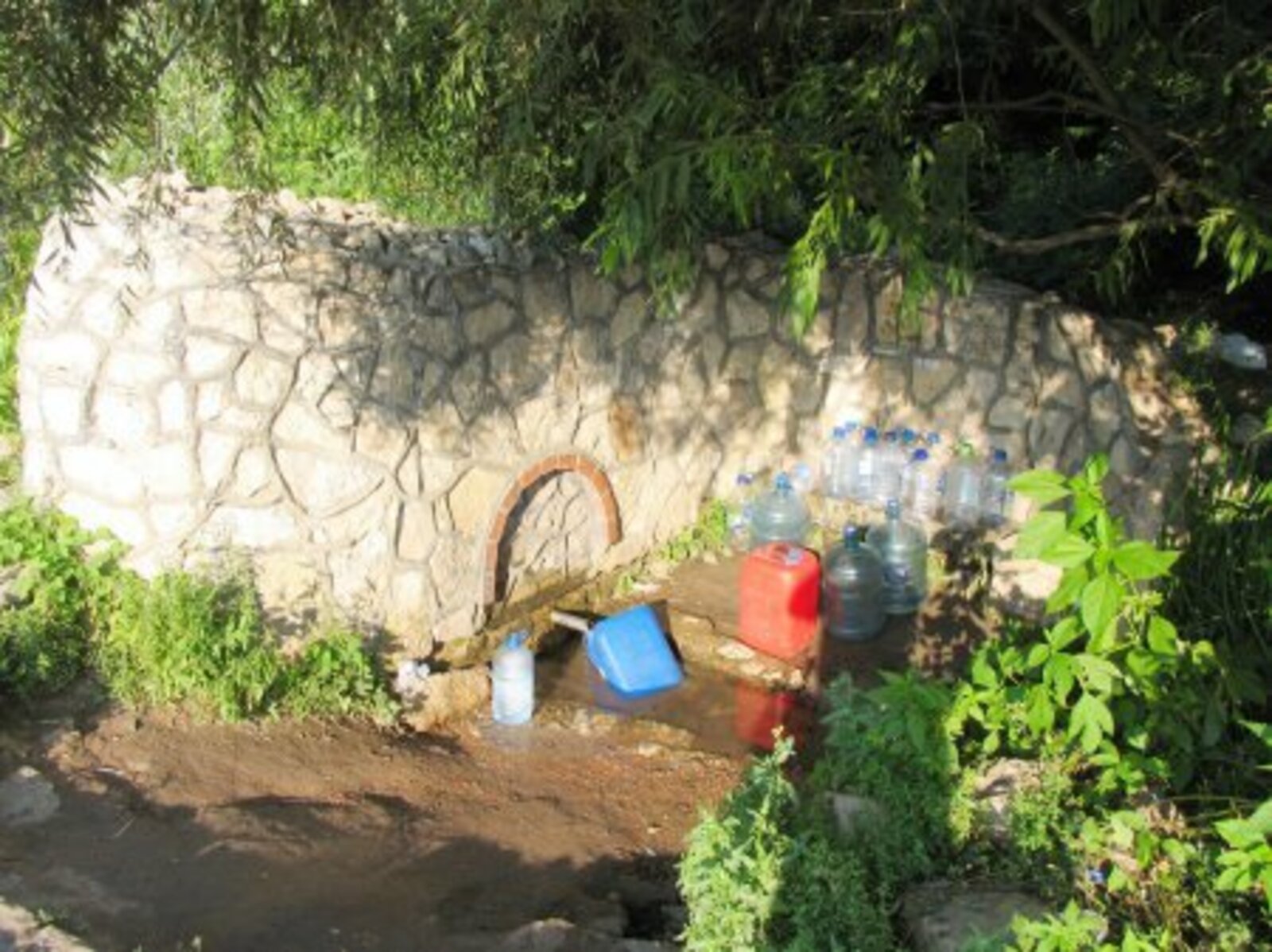 Святой источник во имя святителя Николая Чудотворца у села Заглядовка