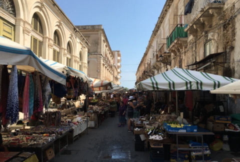 Antique markets in Sicily
