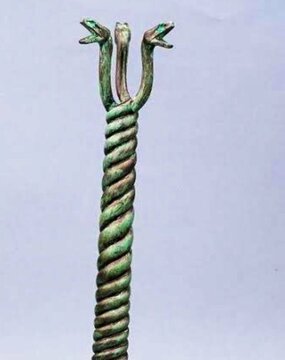 Змеиная колонна