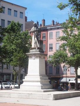 贾卡雕像  -  红十字广场   Statue de Jacquard, place de la croix-Rousse