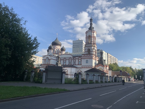 Храм Димитрия Солунского на Благуше