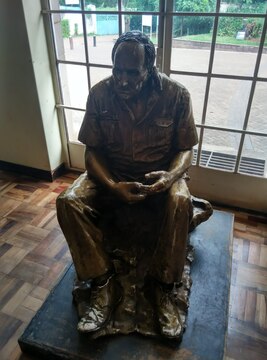 Louis Leakey Statue