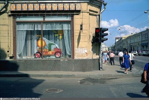 Кондитерская на углу Армянского переулка