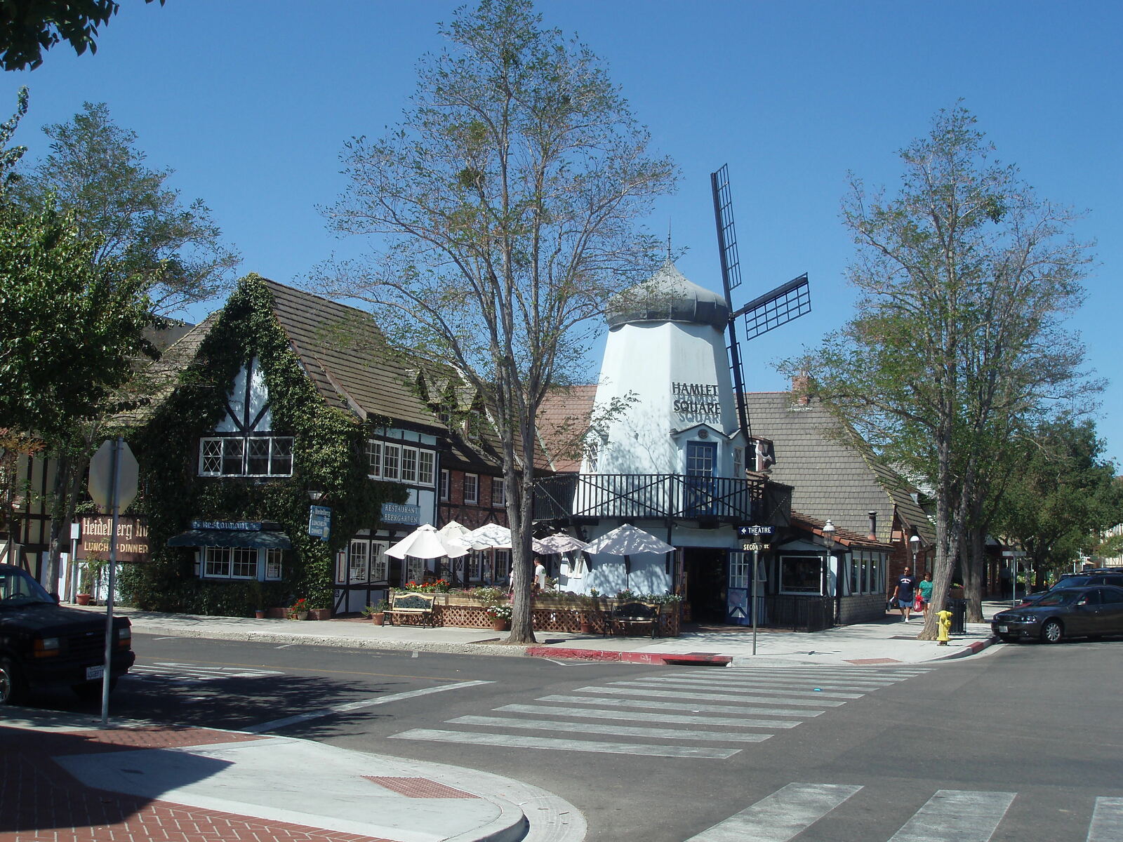 Blue Windmill at Hamlet Square