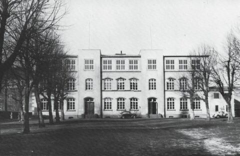 Schulgebäude "Berufskolleg" Düsseldorfer Strasse 8e
