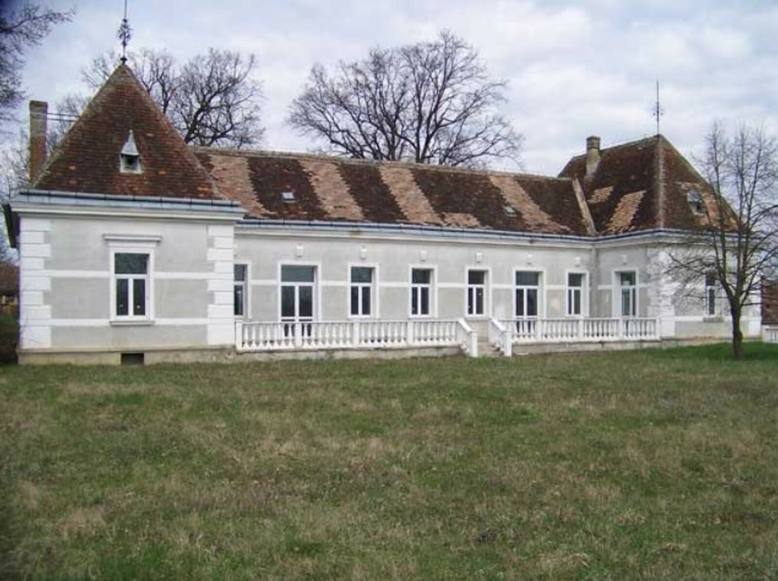 Szabó Ernő kastély, Bucsu