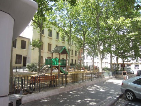 乔治玛特龙广场   square Georges Mattelon