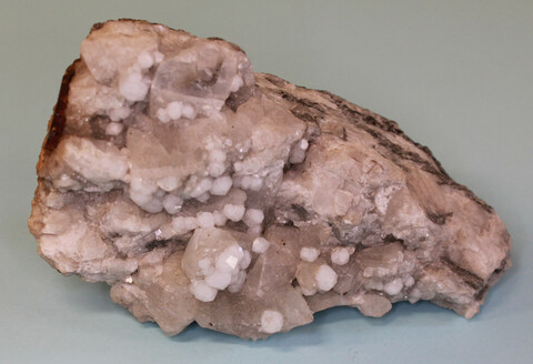 Analcime con Calcite