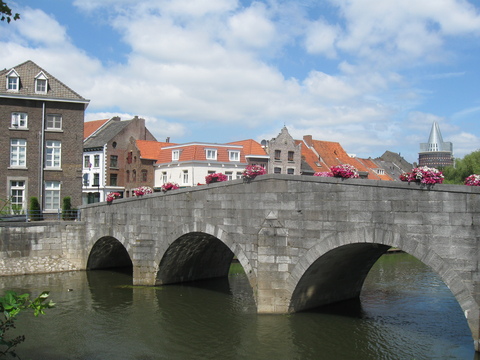 Die Steinerne Brücke oder Maria-Theresia-Brücke