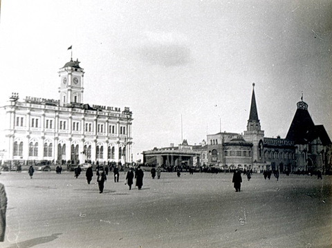 8.	Сквер на Комсомольской площади