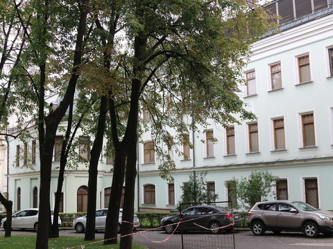 Обзорная точка во дворе усадьбы Голицыных