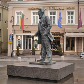 Jonas Basanavičius Monument and Square