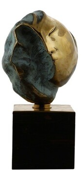Шокан Толеш. Айсулу. 1992. Бронза, дерево.