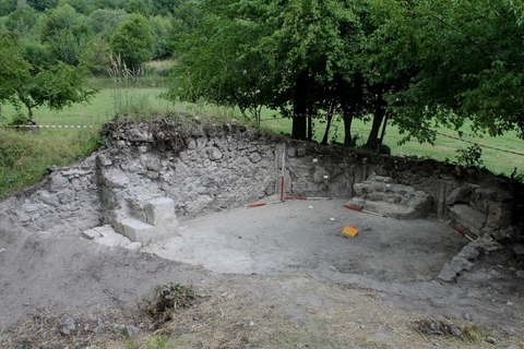 Pálos kolostorrom, Háromhuta