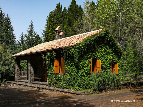 Adrano, Rifugio Case Zampini