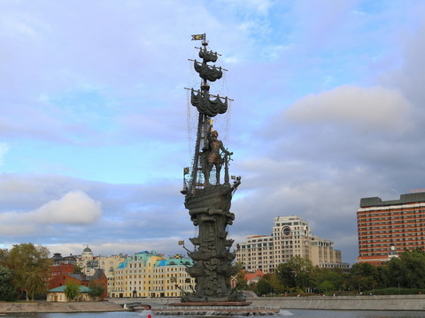 Памятник Петру I