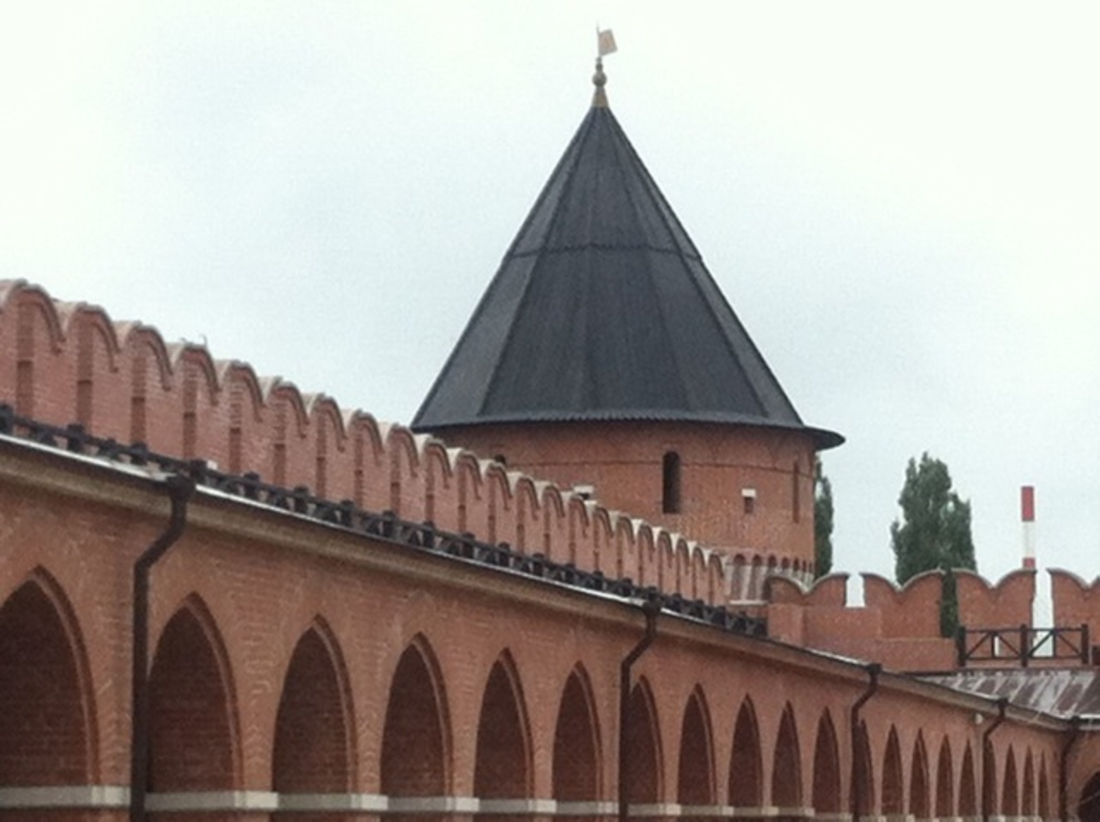 Наугольная башня