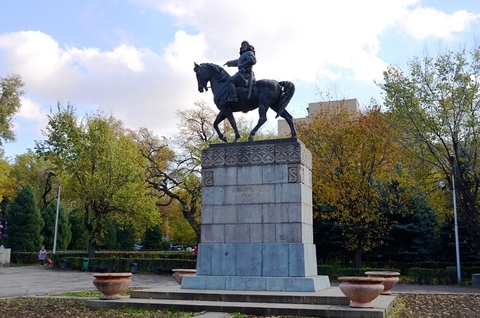 Памятник Амангельды Иманову