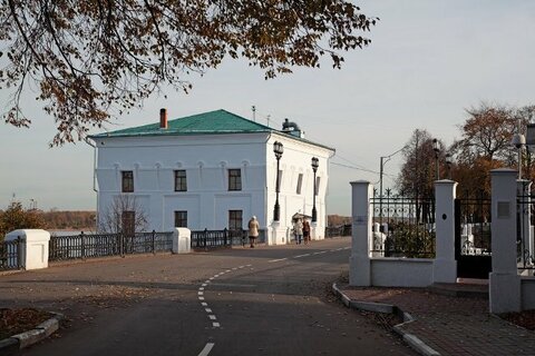 Вход в Рубленый город - Арсенальная башня, "Дом Болконского"