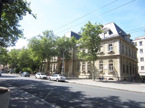 红十字区市政厅, 红十字区大道133号Mairie de la Croix-Rousse ，boulevard de la Croix-Rousse