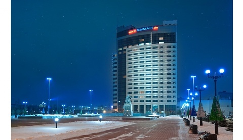 《杜满》酒店。