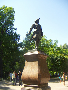 Памятник Петру Первому