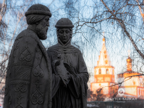 Памятник святым Петру и Февронии