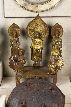 Буддийский алтарь