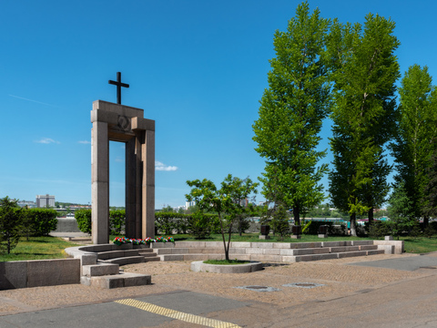 Памятник милиционерам на бульваре Гагарина