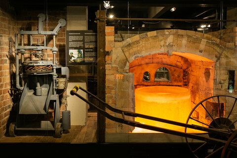 Glass & Design Tour in Häme with train